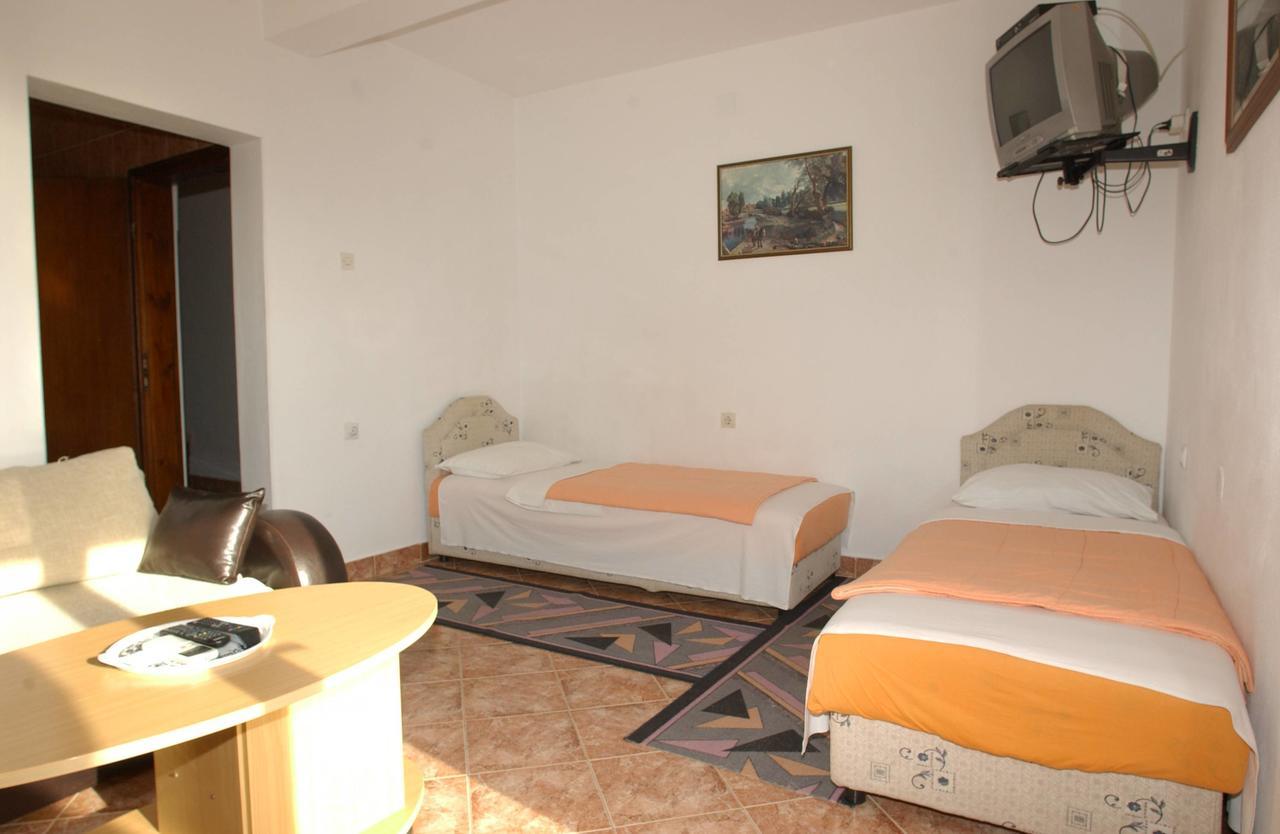 Mm Kovacevic Apartments Petrovac Exterior photo
